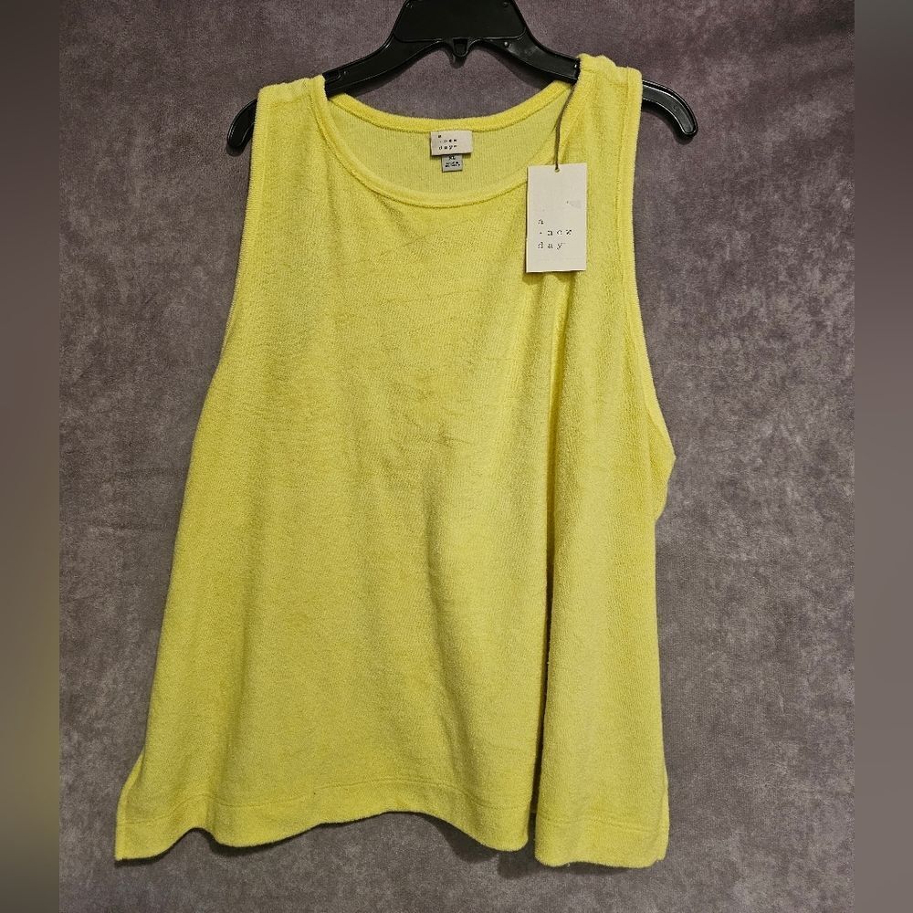A New Day Women's Sleeveless Terry Cloth Top Large Yellow Scoop Neck Lightweight